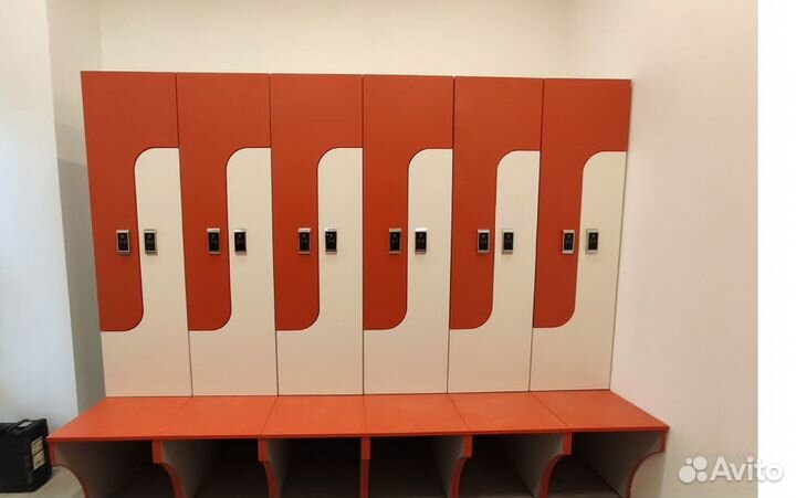 Электронные замки Ozlocks в раздевалку для фитнес