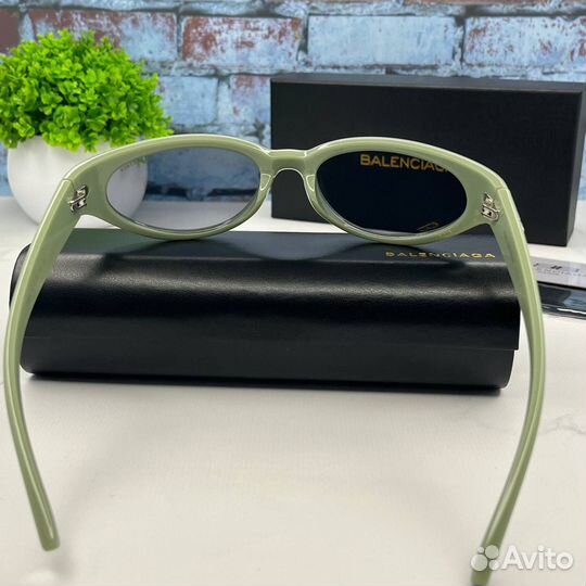 Солнцезащитные очки balenciaga