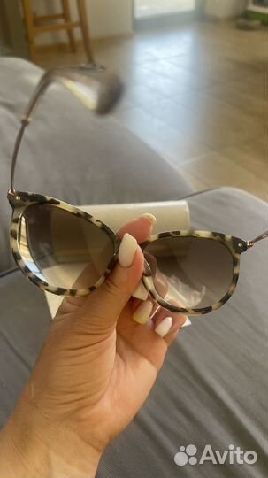 Солнцезащитные очки женские брендовые
