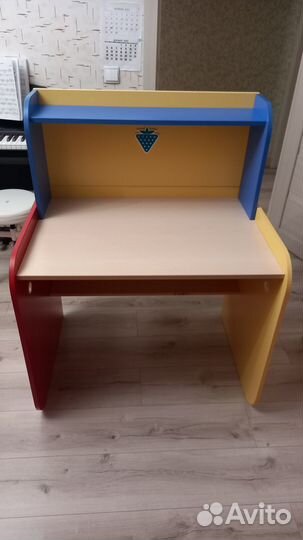 Стол письменный