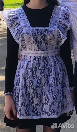 Белый школьный фартук