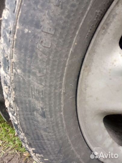 Kumho I'Zen RV Asymmetric 225/65 R17