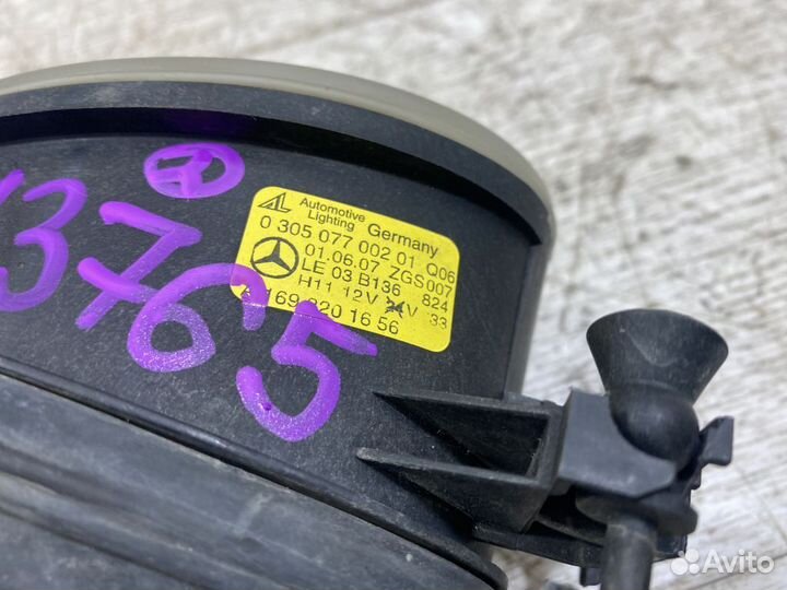 Фара противотуманная правая