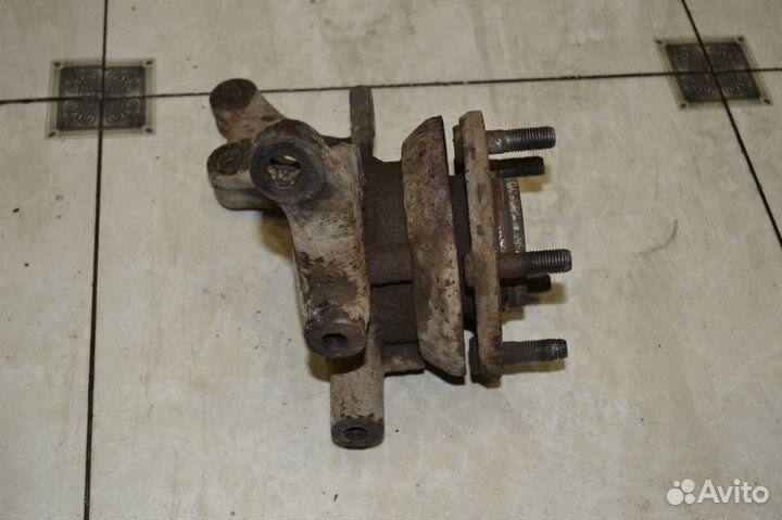 Поворотный кулак передний правый Kia Ceed (ED)