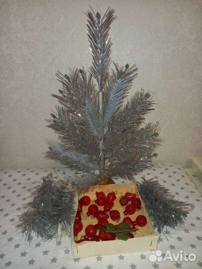 Мини ёлочка с игрушками