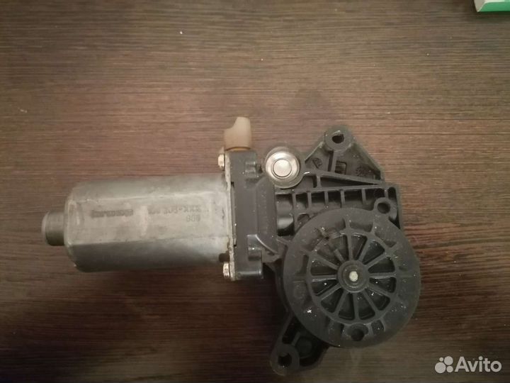 Моторчик стеклоподьемника