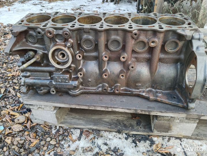 Блок цилиндров 1JZ Голый