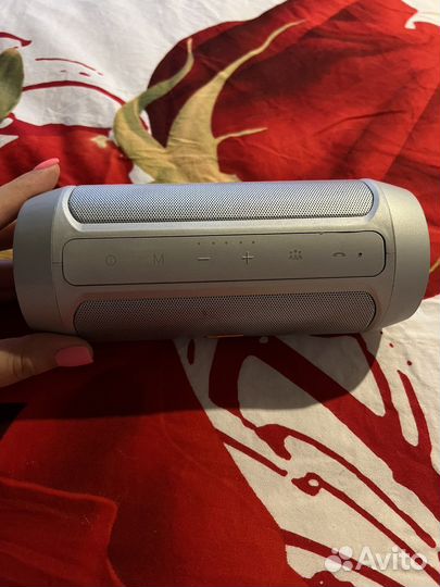 Портативная колонка jbl