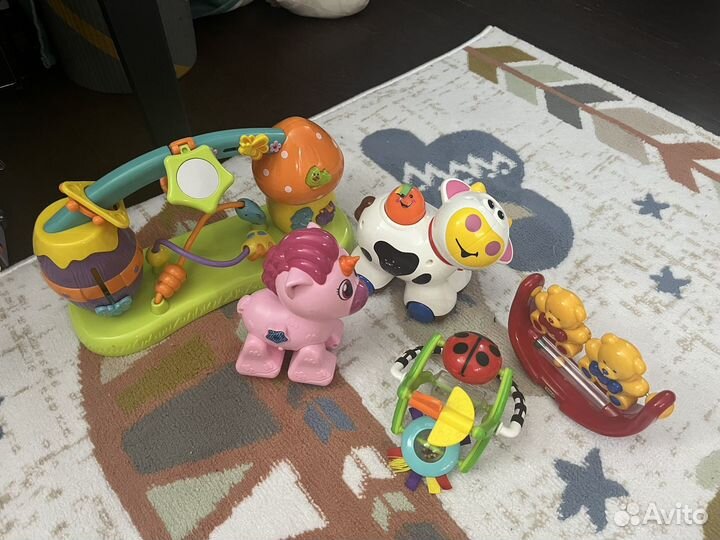 Детские развивающие игрушки до 7-8 месяцев