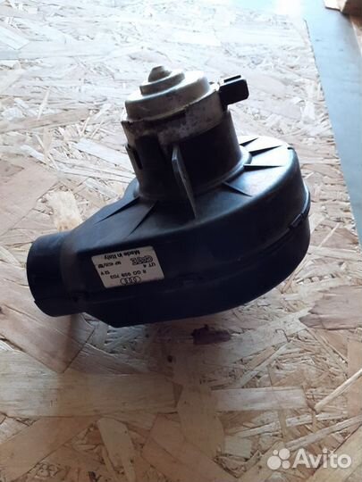 Двигатель отопителя Audi 80(B4)