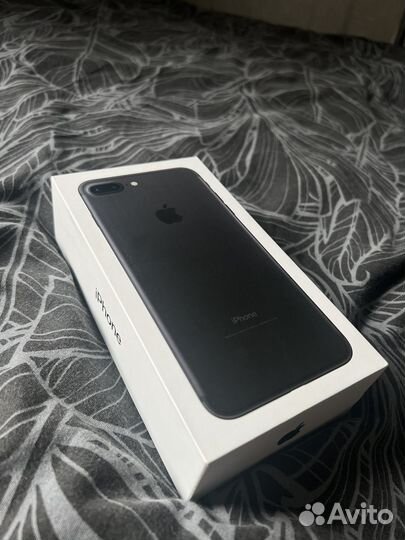 Телефон iPhone 7 plus
