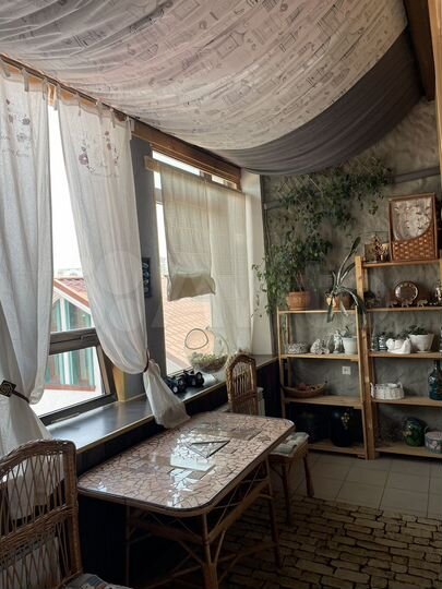 Комната 50 м² в 4-к., 2/4 эт.