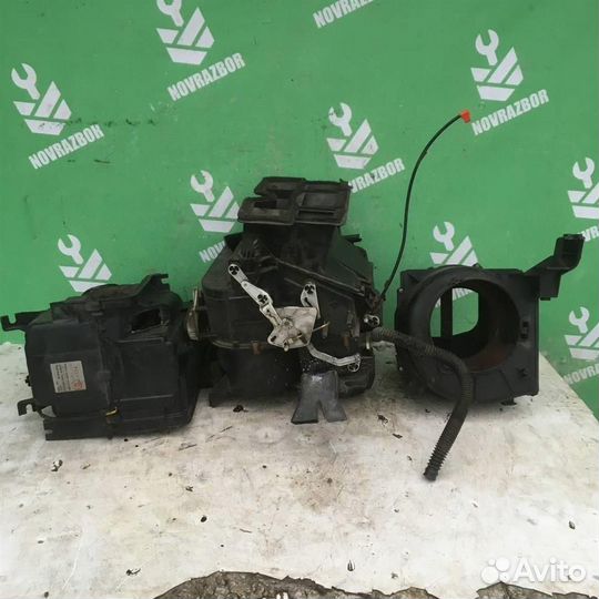 Корпус отопителя Вольво C40