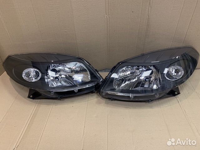 Фара Renault Sandero 2008-14