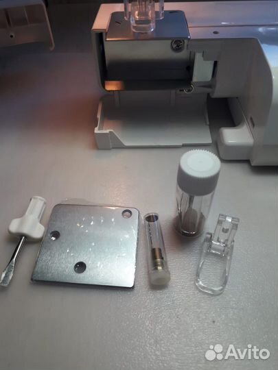 Швейная машина Janome