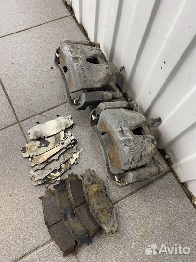 Суппорта передние Advics Lexus is 250