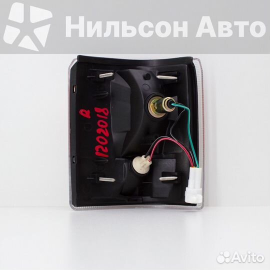 Габарит mazda titan 1989-1991 г бело-желтый, правы