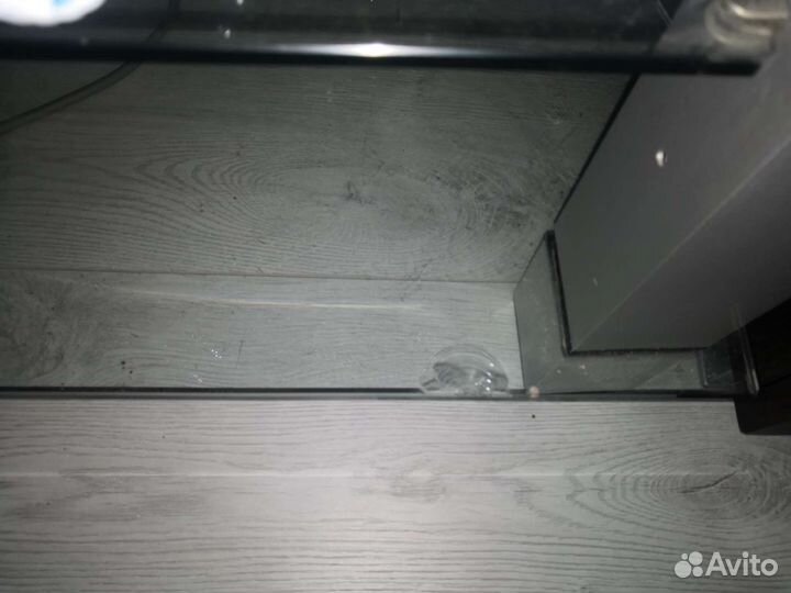 Стеклянная тумба под тв