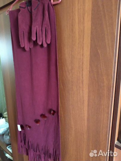 Шарф и перчатки. Новые.Отделка натуральный мех