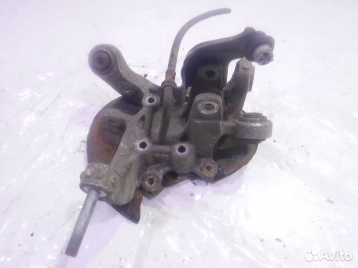 Кулак задний правый Хонда