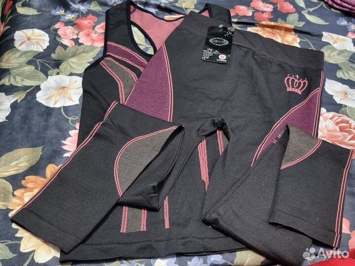 Спортивный костюм для фитнеса женский