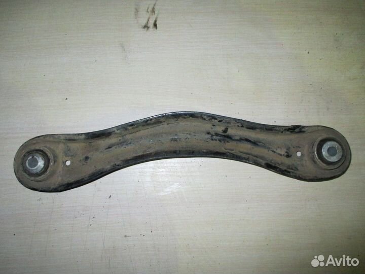 Рычаг верхний правый задний