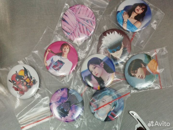 Значки кейпоп, аниме, дедпул