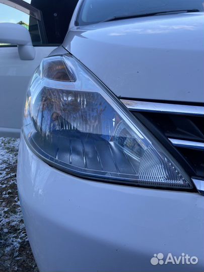 Фара правая nissan tiida latio