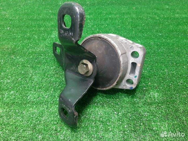 Опора (подушка) двигателя правая Ford Mondeo 3 20