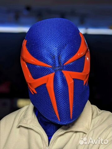 Маска Человека-паука 2099