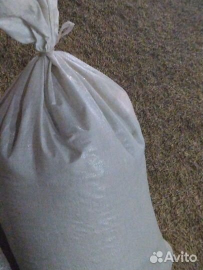 Овёс в мешках