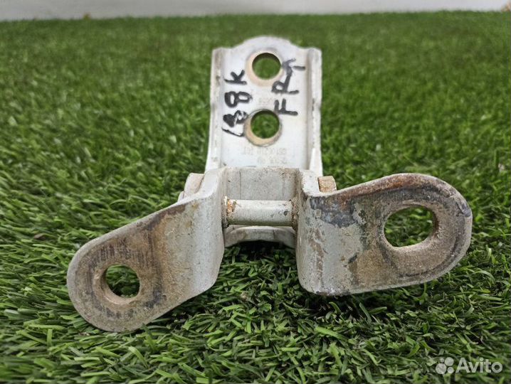 Петля двери верхняя передняя правая Lifan Murman