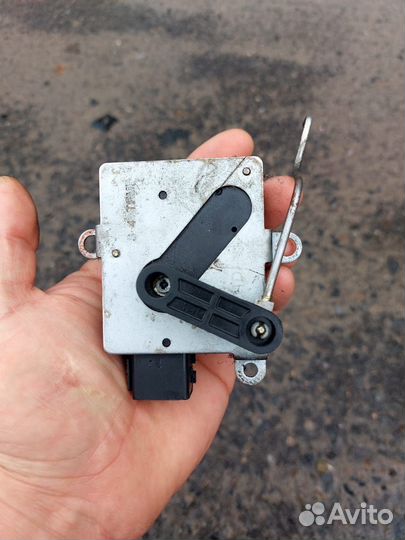 Моторчик заслонки печки H400730210 Кия Спектра