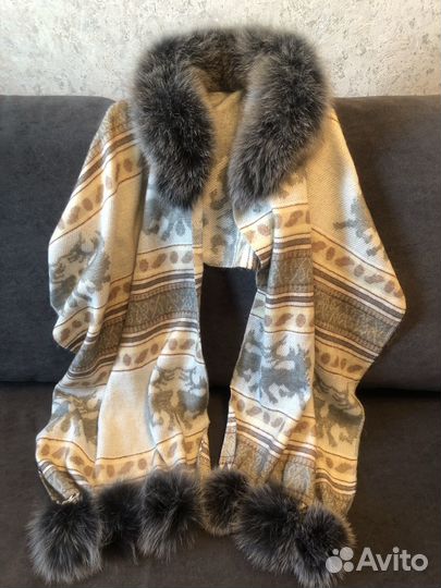 Шаль из натуральной шерсти и меха новая