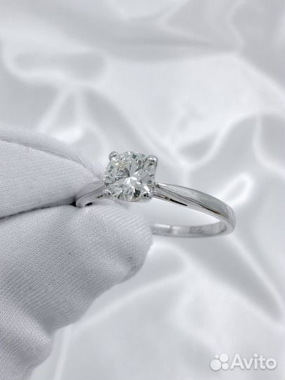 Золотое кольцо с бриллиантом 0.4 ct 750 / 1.95 гр