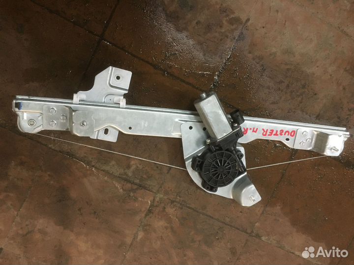 Стеклоподъёмник передний правый Renault Duster