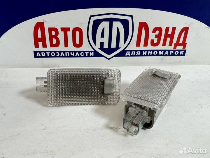 Фонарь подсветки багажника Toyota / Lexus