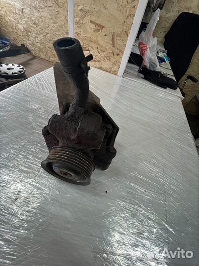 Насос гидроусилителя руля Ford Fusion 1 1.4 fxja