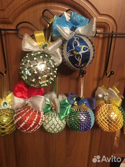 Елочные шарики