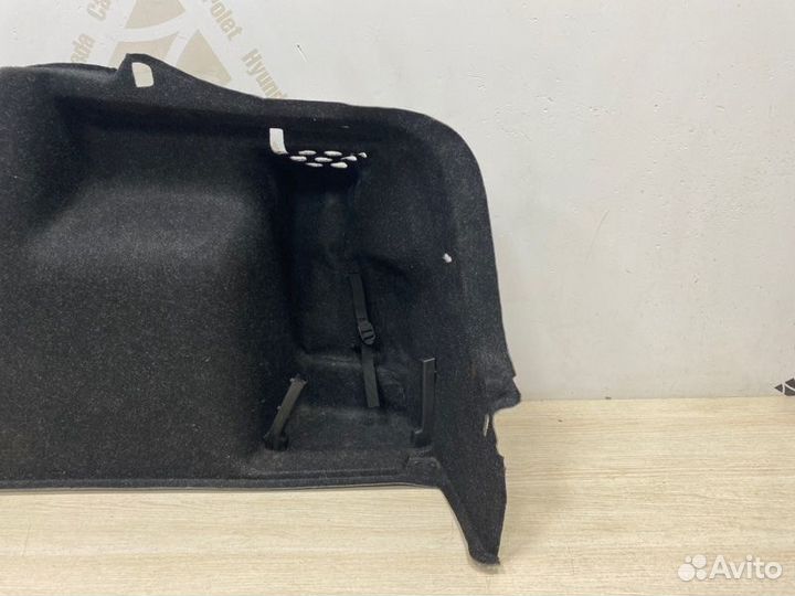 Обшивка багажника правая Skoda Rapid 1 NH3 до