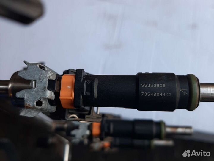 Форсунка топливная Опель Астра Н Зафира В