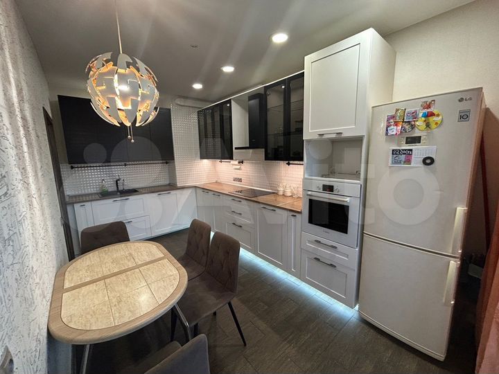 2-к. квартира, 72,7 м², 4/9 эт.