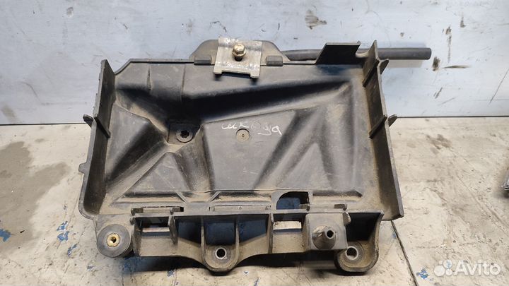 Площадка акб skoda rapid,Шкода Рапид 12-20