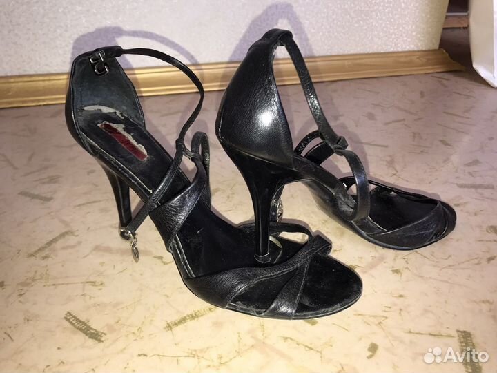 Босоножки женские