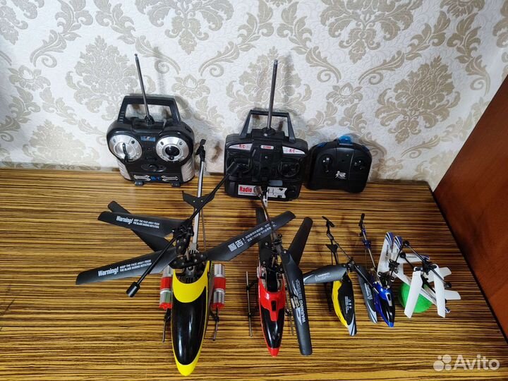 4 вертолета и шар летающий