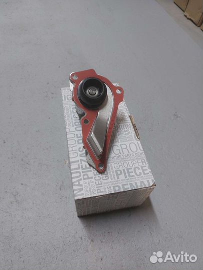 Помпа Renault/Mercedes новая оригинал