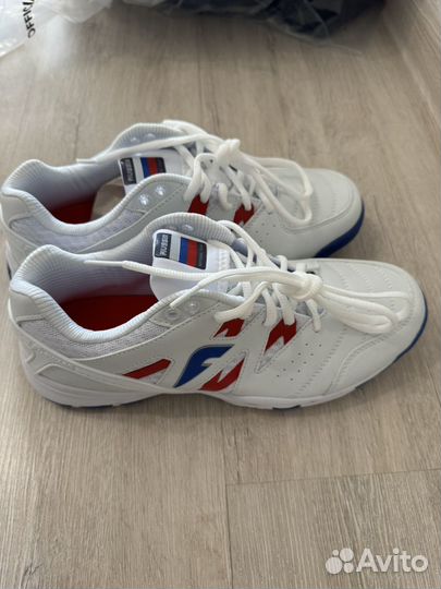 Кроссовки forward