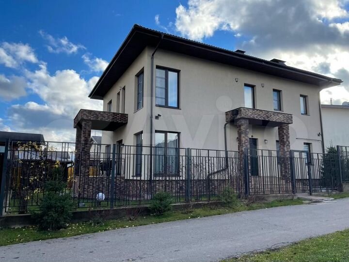 Дом 230 м² на участке 5 сот.