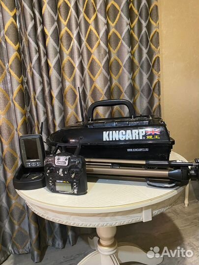 Прикормочный кораблик kincarp V1 с эхолотом