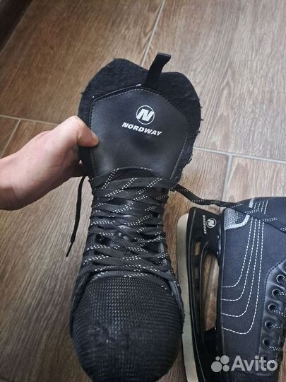 Коньки хоккейные